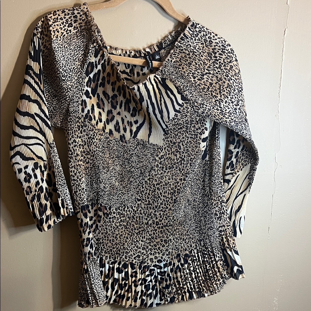 Essentials By Milano Black And Cream Mixed Animal Print Pleated Top